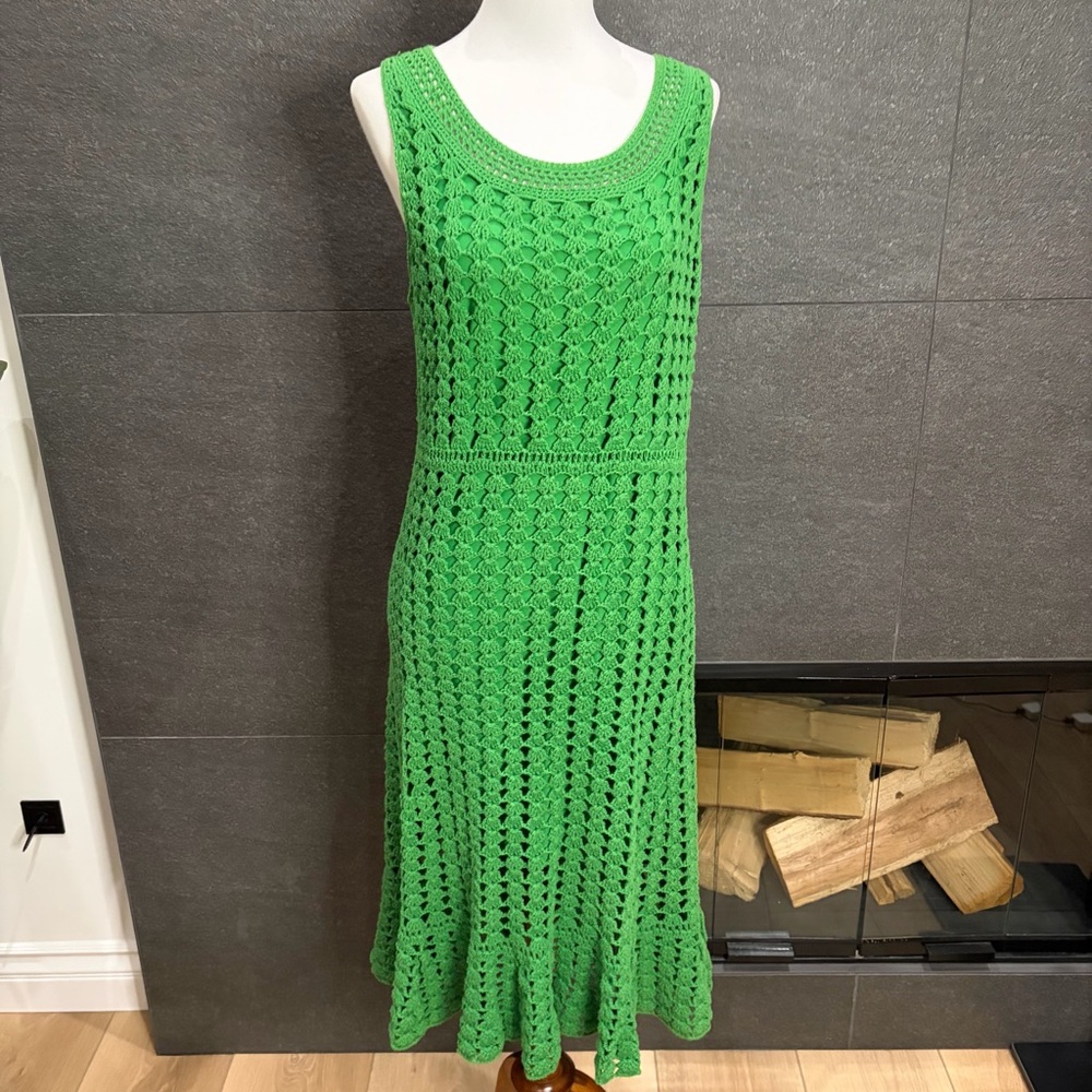 Green Crocheted Scoop Neck Sleeveless Dress - Picture 2 of 11